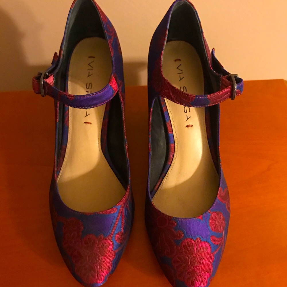 Via Spiga size 6 floral maryjane